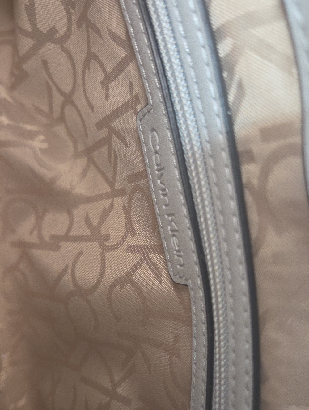 Calvin Klein Gray and White Satchel with Structured Design NWOT - Picture 6 of 12